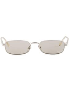 Prada Eyewear солнцезащитные очки в прямоугольной оправе, серебряный