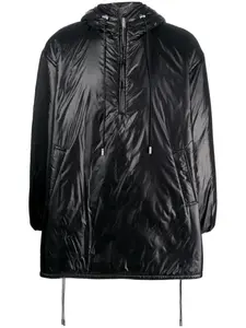 Плащ Cassandre с капюшоном и тисненым логотипом Saint Laurent, черный