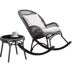 Комплект садовой мебели Pavilion: Плетеное кресло-качалка из роупа с кофейным столиком