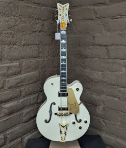 Gretsch G6136-55GE Vintage Select 1955 White Falcon - Винтажный белый, струнодержатель Cadillac