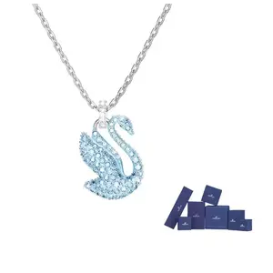 Кулон в виде сердечка с мишкой Swarovski