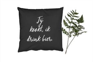 MuchoWow Декоративная подушка Диванная подушка Декоративная подушка для гостиной 60 x 60 см Ты готовишь, я пью пиво - пиво - цитаты - пословицы - алкоголь - чехол на подушку - хлопчатобумажная ткань - декоративные наволочки