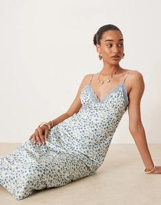 Платье Nia Jasmine с принтом в мелкий цвет, атласное, мидакси, светло-голубое