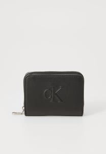 Кошелек Calvin Klein Jeans SCULPTED MED FLAP ZIP AROUND, Black