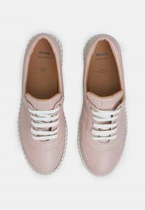 Кроссовки на шнуровке Bata, нюд