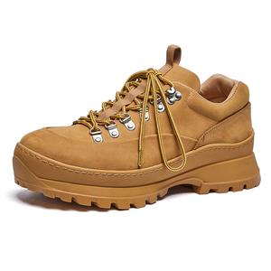 Fabrication Низкие повседневные туфли мужские желтые