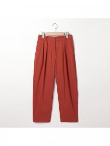 Светлые брюки, похожие на пишущую машинку