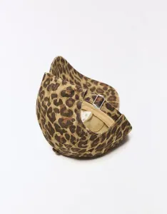 Коричневая кепка с вышитым животным принтом Bershka