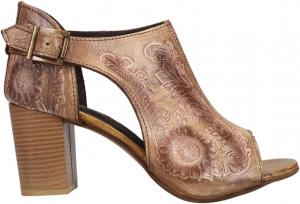 Женские закрытые туфли ROPER