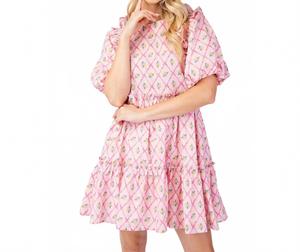 Платье мини с принтом и оборками на пышных рукавах в розовом цвете BNS