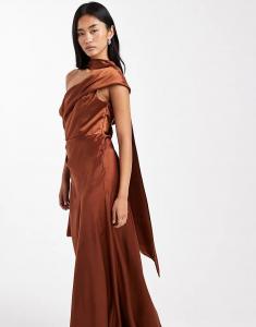 Платье макси из атласа на одно плечо цвета ржавчины с бантом для подружек невесты Six Stories