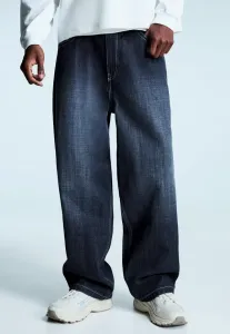 Отличные джинсы прямого кроя с нашивкой из заклепок. Bershka, Royal Blue