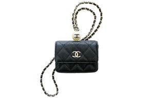 CHANEL Кожаный мешочек на шею маленький женский черный