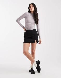 Мини-юбка с разрезом спереди ASOS DESIGN