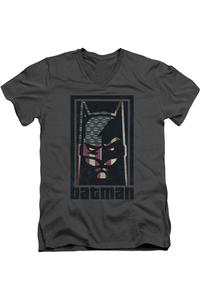 Футболка из хлопка премиум-класса с коротким рукавом и V-образным вырезом для взрослых с изображением американского Бэтмена Gildan, цвет charcoal