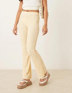 Расклешенные брюки ASOS DESIGN цвета пахты и молока