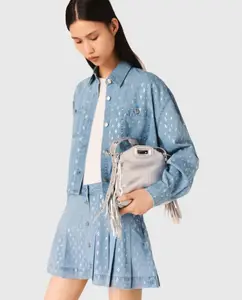 Женская короткая джинсовая рубашка со стразами Maje, светло-голубой