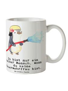 Белая кружка с изображением сердца пожарного и поговоркой Mr. & Mrs. Panda