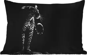 Подушка для улицы - Дикая природа - Леопард - Природа - Черный - Белый - 50 x 30 см - Устойчива к погодным условиям - Подушка для отдыха - Подушка для дивана - Украшение для гостиной MuchoWow