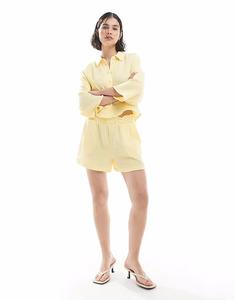 Текстурированные шорты Vero Moda бледно-желтого цвета - ЖЕЛТЫЙ