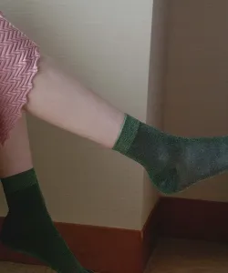 Полупрозрачные цветные носки-таби из люрекса Tricot, цвет 97 Charcoal