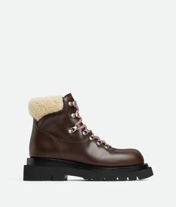 Lug hiking ankle boot BOTTEGA VENETA, каша/ирис