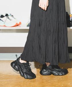 кроссовки, украшенные камнями