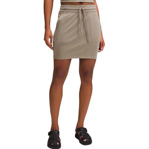 Мягкая ребристая короткая юбка SS24 Casual для женщин Lululemon, коричневый