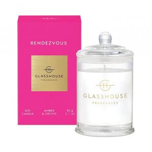 Свеча с тройным ароматом Glasshouse Fragrances Rendezvous, 2,1 унции, розовый