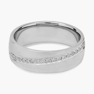 Обручальное кольцо с диагональной линией бриллиантов из платины (7 мм, 3/8 карата) Blue Nile