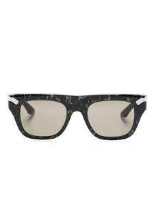 Солнцезащитные очки в квадратной оправе черепаховой расцветки Alexander McQueen Eyewear, коричневый