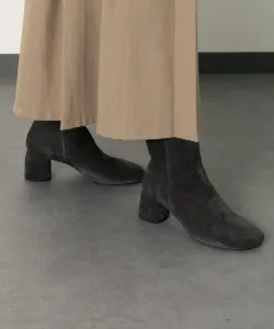 Ботинки на среднем каблуке с косым носком Angel Alarcon, цвет Gys