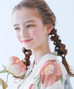 Выберите подходящие аксессуары для волос для торжественных случаев. Детская одежда, нарядная одежда для девочек, весна/лето 2016.