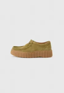 Повседневные кроссовки torhill bee на шнуровке Clarks, Olive