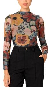 Remy Top в собранных в лесу фиалках Cleobella, foraged violets