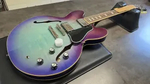 Электрогитара Epiphone ES-335 Blueberry Burst, абсолютно новая, с фигурной верхней дека и задней декой с эффектом пламени, полуакустическая с вырезом арктоп 335
