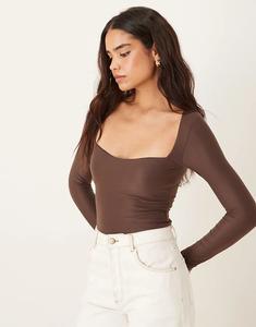 Боди Abercrombie & Fitch с длинными рукавами и бюстгальтером в коричневом цвете