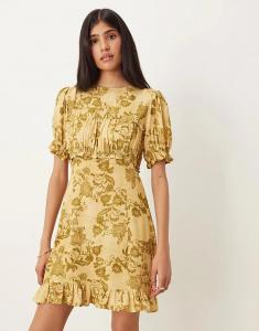 Мини-платье с короткими рукавами и оборками на груди ASOS DESIGN с приглушенным цветочным принтом