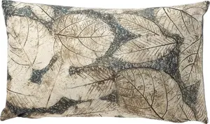 Декоративная подушка Tobi 30x50 см синего цвета с цветочным узором Dutch Decor