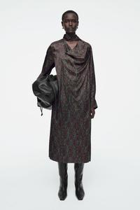 Платье миди с принтом и шалью COS, цвет Czarny/Nadruk