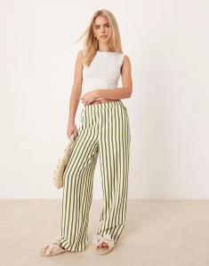 Брюки прямого кроя из сирсакера ASOS DESIGN Petite в полоску цвета хаки
