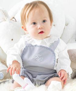 Детский комбинезончик с вышитым логотипом и кружевом (80-90 см)