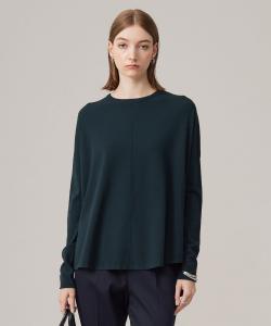 Широкий пуловер из вискозы, пригодный для стирки.