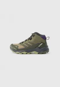 Terrex skychaser ax5 mid gore-tex походные ботинки Adidas Terrex, Olive Strata/Night Cargo/Aurora Plum