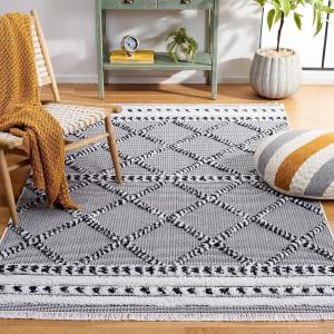Ковер SAFAVIEH, 194 x 290 см, Augustine Collection, Black & Ivory, Moroccan Boho Tribal Rustic Fringe Cotton Design, Easy Care, идеально подходит для помещений с высокой проходимостью в гостиной, спальне (AGT714Z)