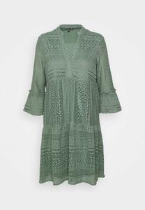 Летнее платье Vero Moda