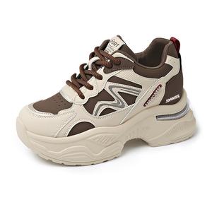 King Jinmai Женские коричневые кроссовки на массивной подошве с низким голенищем, цвет Brown