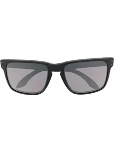 Солнцезащитные очки трапециевидной формы Oakley, черный