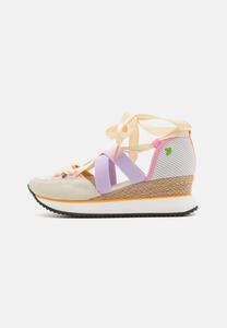 Туфли на танкетке Samobor Gioseppo, лиловый