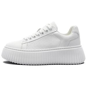 NINE WEST Низкие женские кроссовки белого цвета